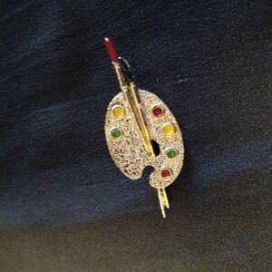 Gerrys artist pallet  brooch